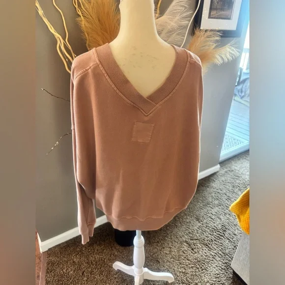 AERIE BRAND NEW CROPPED SWEATSHIRT SIZE MEDIUM. - Picture 3 of 7